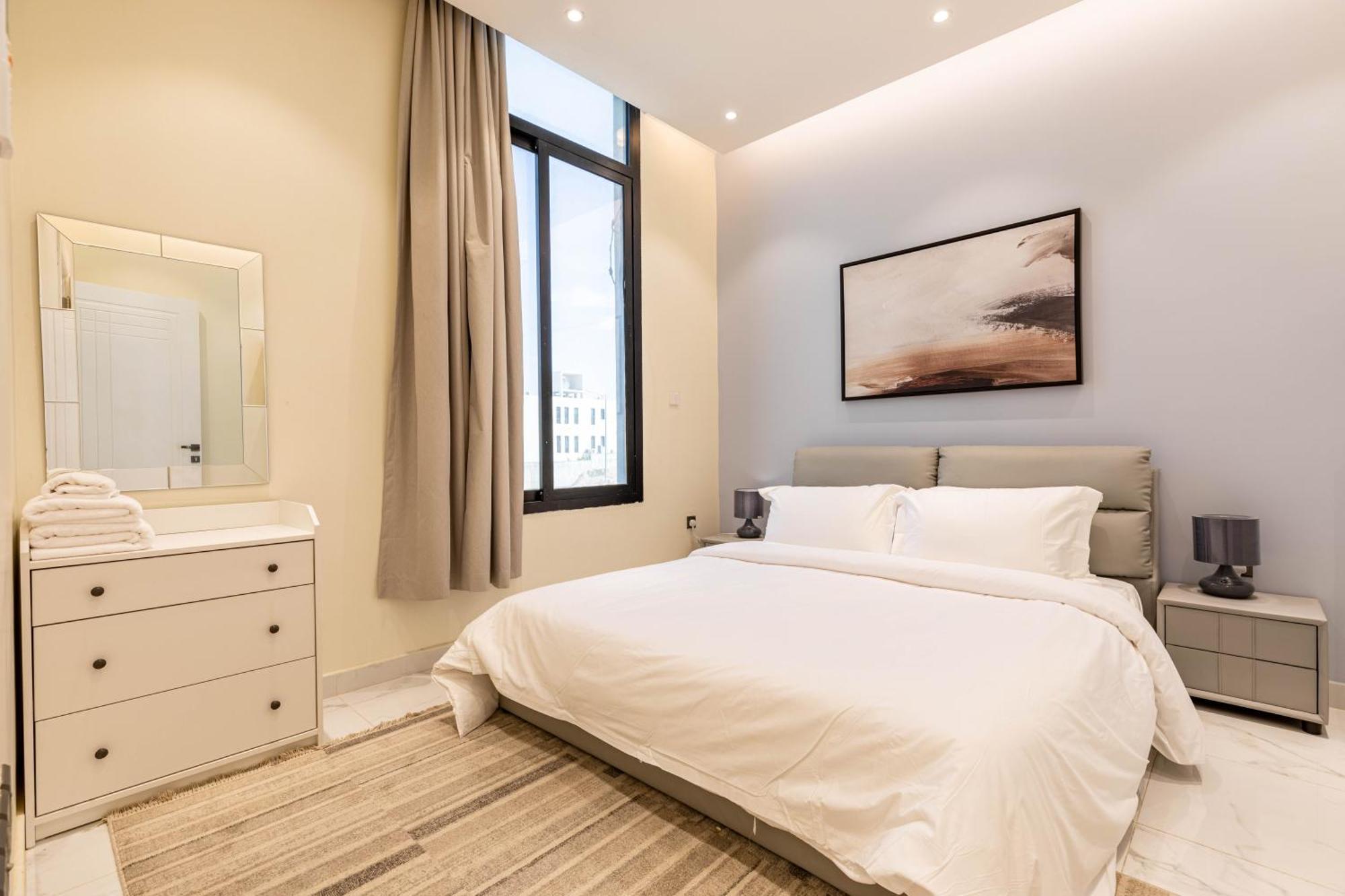 Amber Hospitality - Al Qairawan Apartment