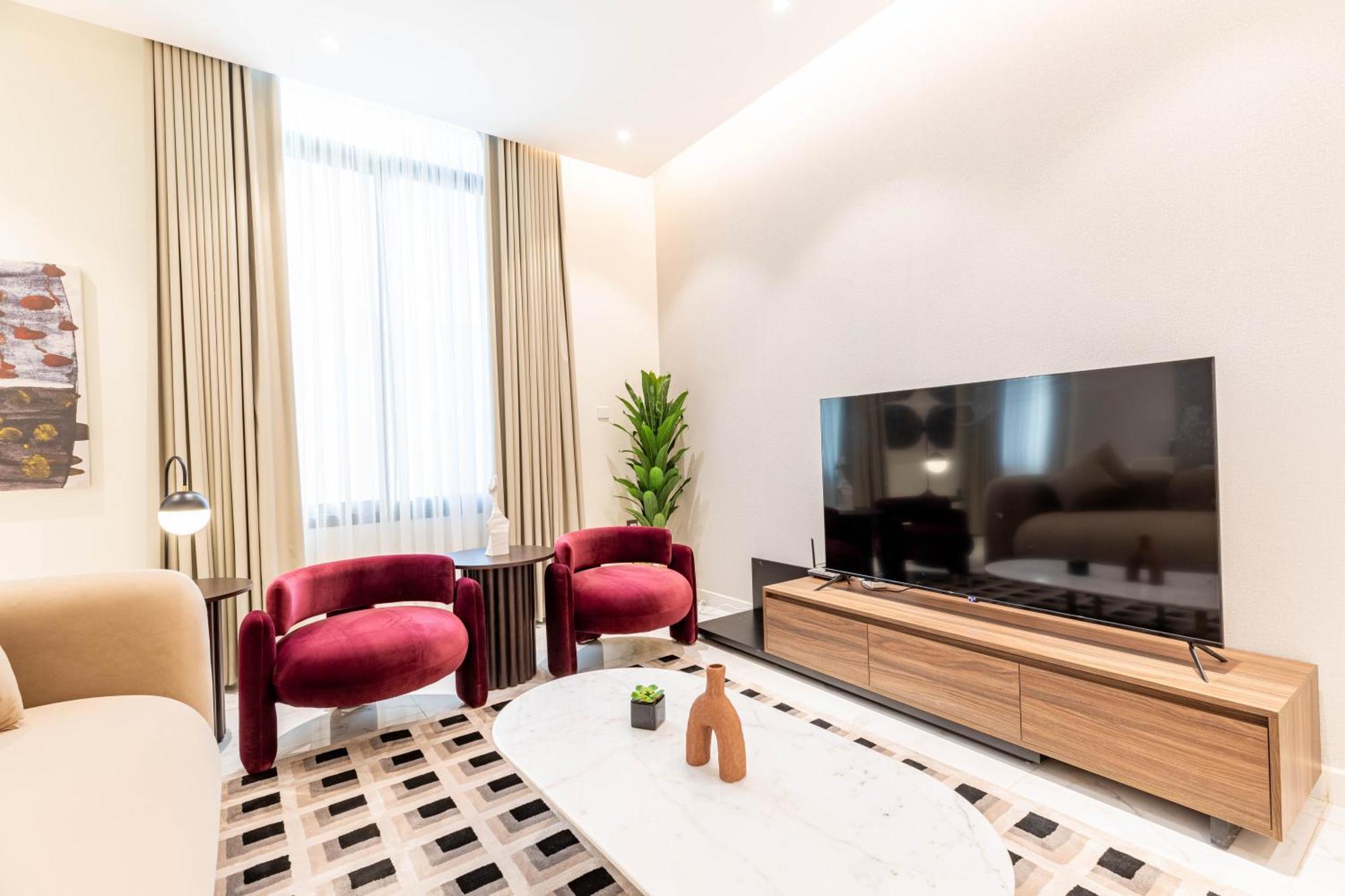 Amber Hospitality - Al Qairawan Apartment